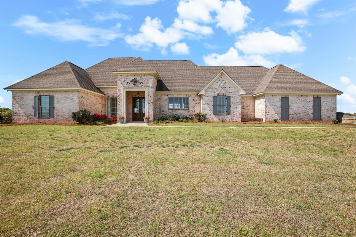 Polles_Prop's tweet photo. Andover Living at Its Finest | 5 Bedrooms 2.25 Acres 4-Car Garage

109 Andover Drive, Flora MS | $625,000.00

https://t.co/uMjxebhUKJ https://t.co/5Fl2EQn6qW