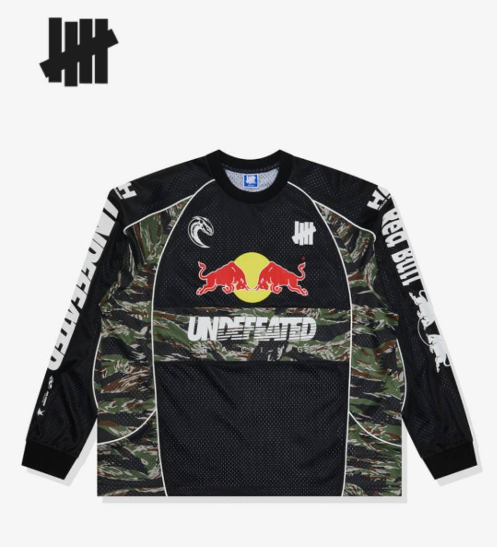 giegriffin's tweet image. ชอบเลข 85 หลังเสื้อ ใส่กับกางเกงทหาร เท่ห์เลย

#Undefeated
#85racing