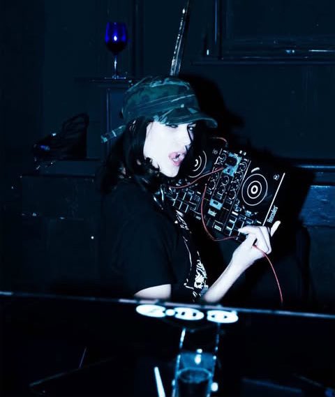 ☥ ⵣ nine inch fangs tweet media