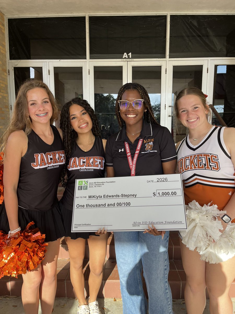 coachkiy_'s tweet photo. Super thankful and honored to receive a grant from the @AlvinISD_EdFdn to cover cost for my principal certification program 🙏🏾🎉 https://t.co/Qg4dXq3NhE