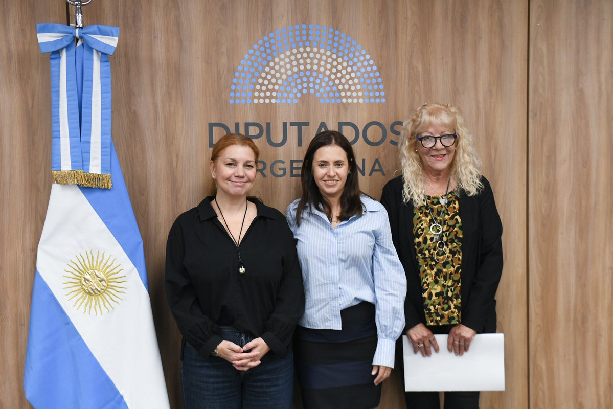 Karina Banfi 💚 tweet media