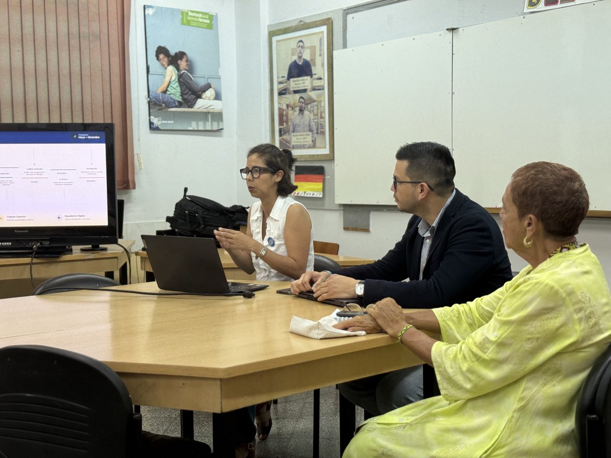 unibepy's tweet image. 🌱✨Compartimos algunas instantáneas de lo que fue nuestro Encuentro Científico: "Apertura del ciclo de capacitaciones en investigación". Un espacio clave organizado por el Equipo de Semilleros de Investigación para impulsar el pensamiento crítico en nuestra comunidad.
#UnibePy