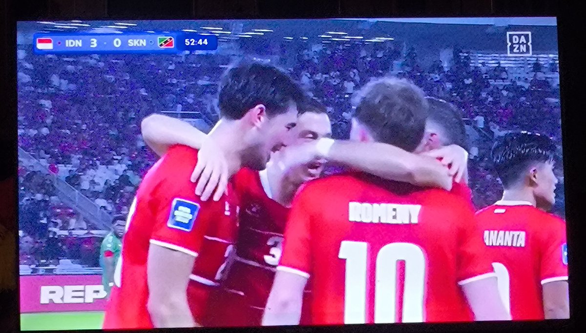 PinkyFreaky tweet media