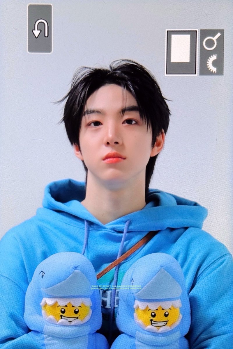 𝗜𝘃𝗼𝗿𝘆 tweet media