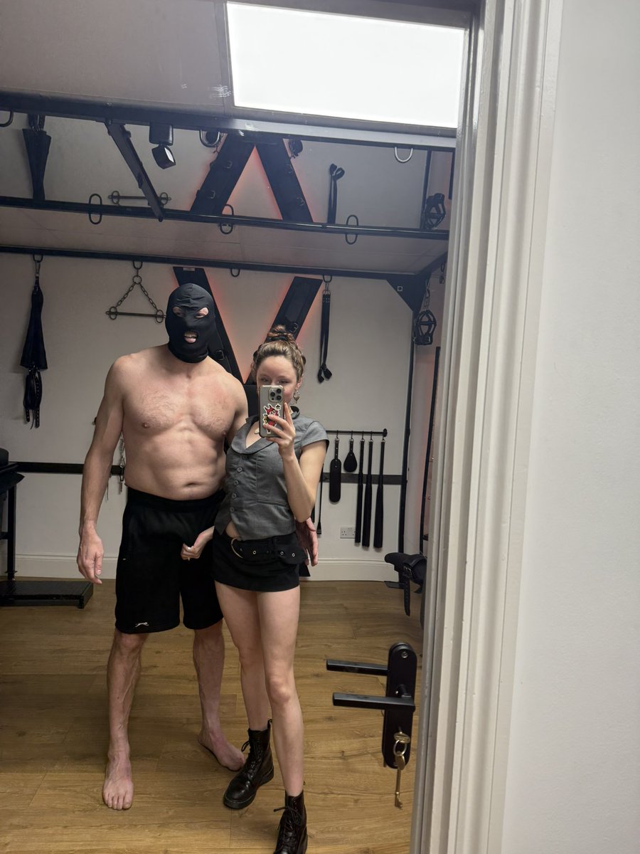 Ballbusting Bella tweet media