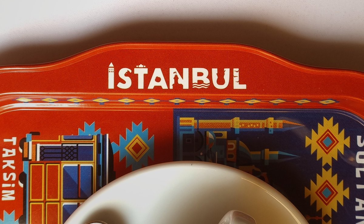 تِـيم tweet media