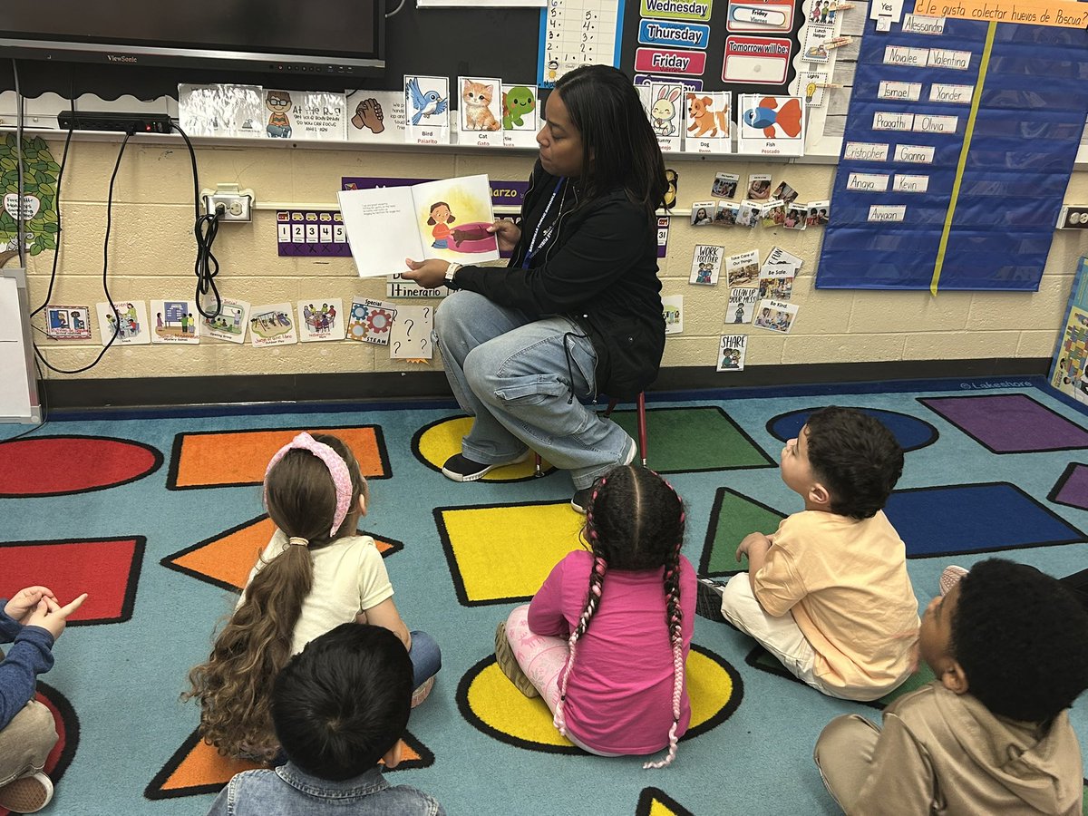 projectbefore1's tweet photo. We loved having Ms. Leidy from our Board of Education join us today for Read Across America! She spent time reading with our students and was impressed by their engagement. Students confidently responded in Spanish and English, such a proud moment for our dual language learners. https://t.co/JkuI7PBWi6