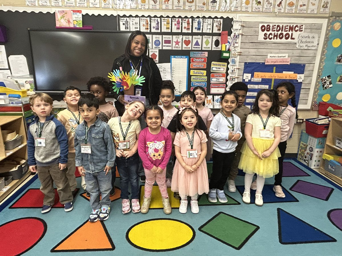 projectbefore1's tweet photo. We loved having Ms. Leidy from our Board of Education join us today for Read Across America! She spent time reading with our students and was impressed by their engagement. Students confidently responded in Spanish and English, such a proud moment for our dual language learners. https://t.co/JkuI7PBWi6