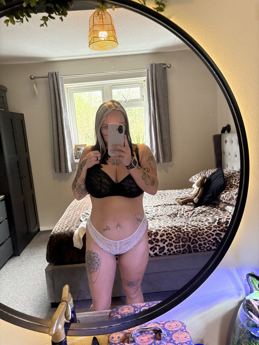 Filthycharm1 tweet media