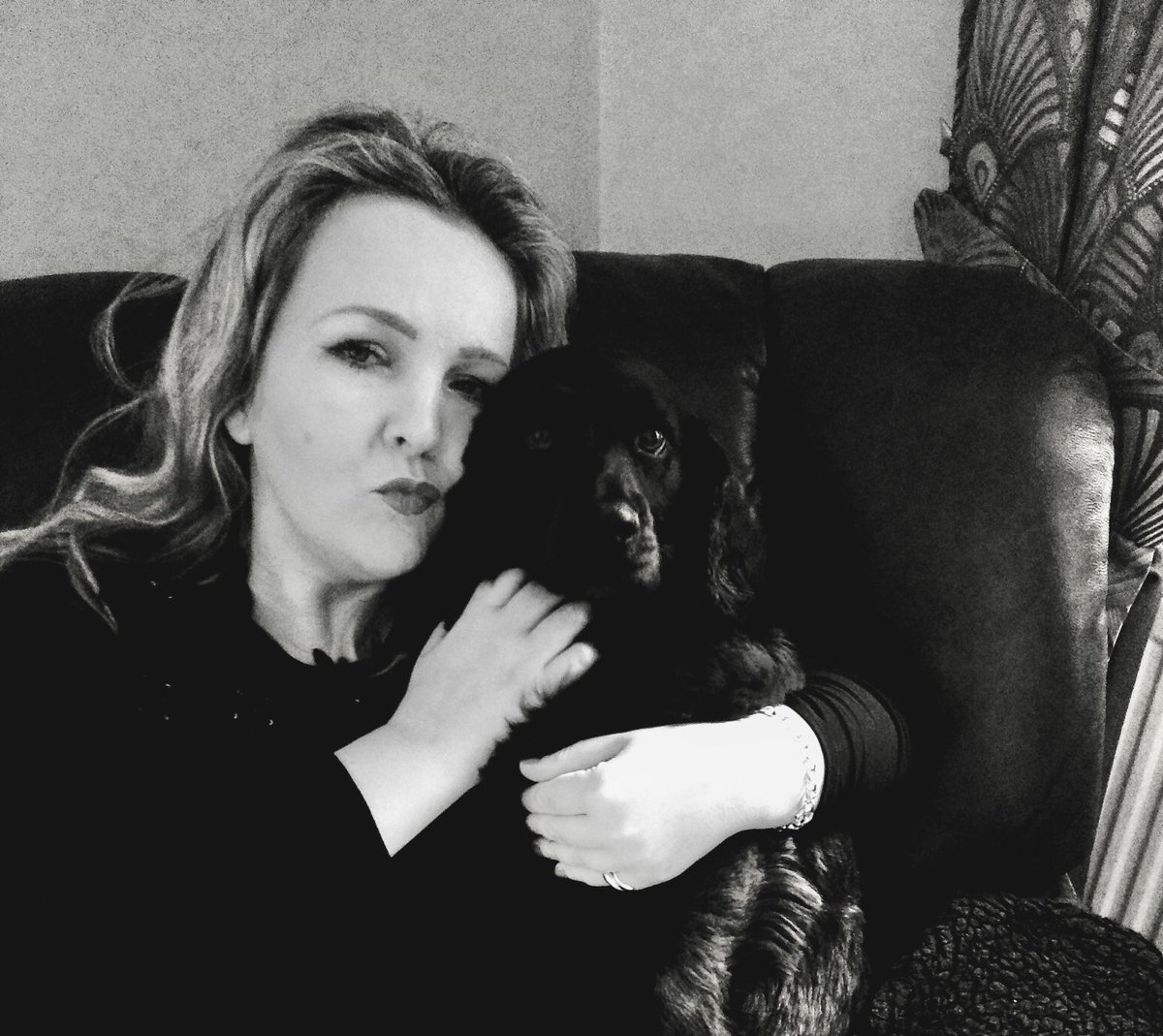 my_michelle19's tweet image. Happy Friday Beautiful people ❤️Bella and I are here to wish you a fabulous weekend. You know the drill, Do something fun for yourself or for/with someone else. Take that risk. As always #bekind to yourself and everyone else.❤️ Please no DMS