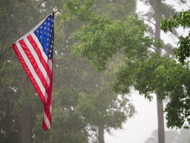 ZachRussellSF's tweet photo. Thankful for a little rain across the metro to start our weekend! Go out, be kind, be happy and be thankful! #TGIF #SaluteTheTroops 🇺🇸🇺🇸🇺🇸 https://t.co/tfIm5Gb2Qt