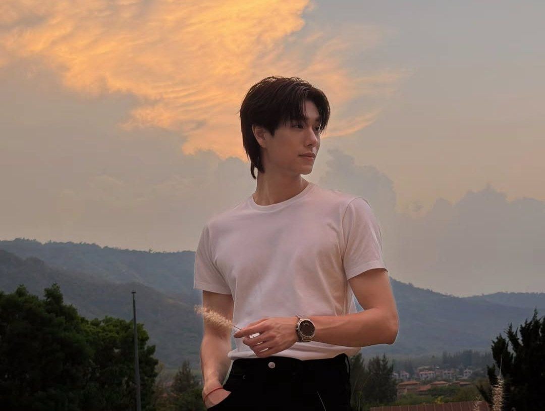 Base umum bisa follow @cornerfess tweet media