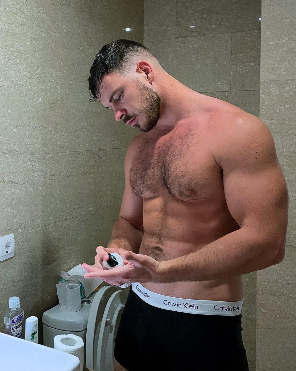 destroyer boy tweet media