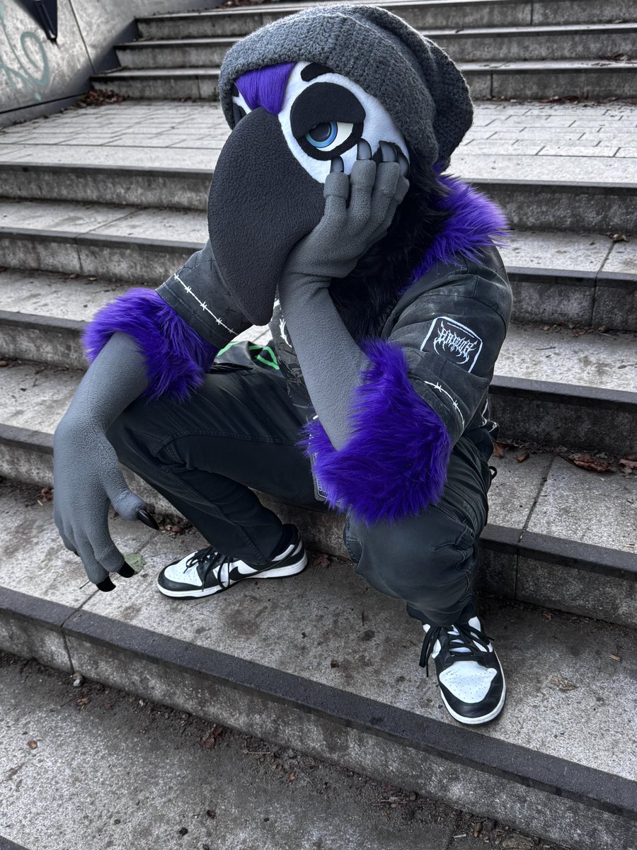 V Λ L E N T I N E 🔜 FWH EF tweet media