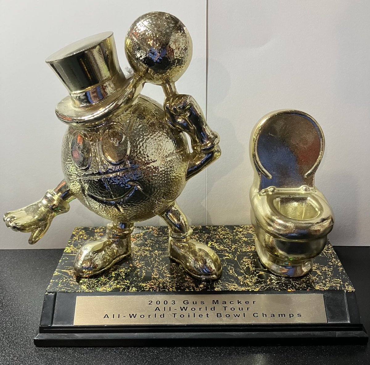 ibringit22's tweet photo. @itsAntWright Toilet Bowl trophy is elite https://t.co/AifU6fxWaM