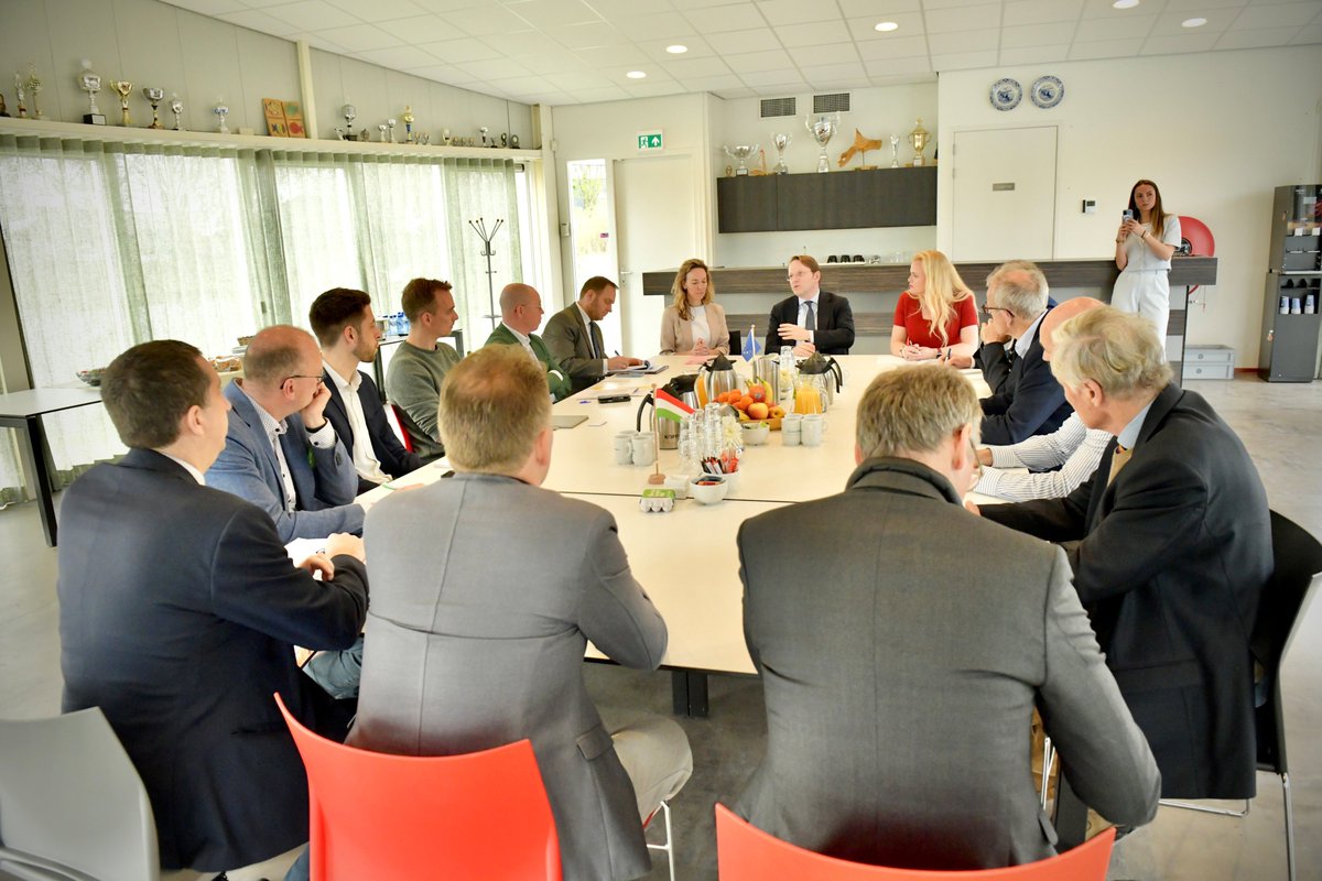 Oliver Varhelyi tweet media