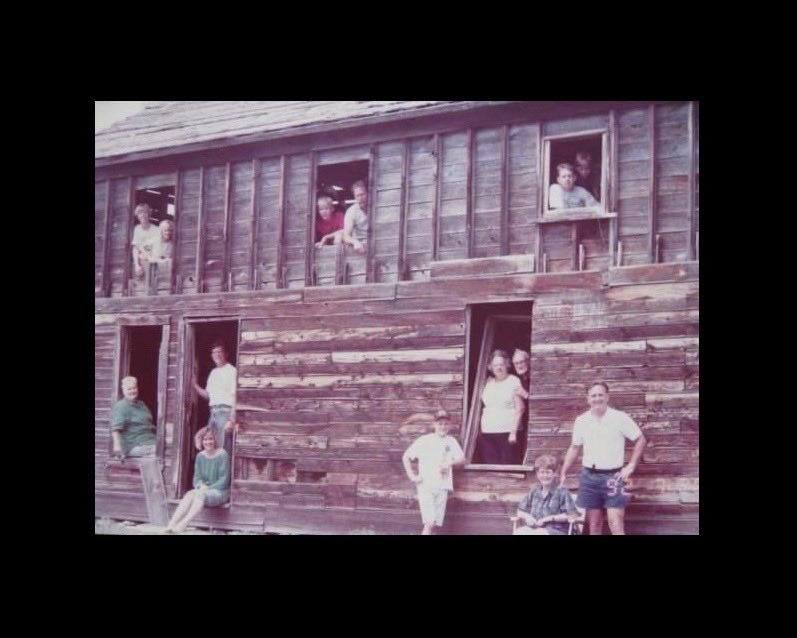 aaronflint's tweet image. For the liberal media that don’t know what a HOMESTEAD is 😂…here’s me at our family homestead in Niarada, MT (not too far from Flathead Lake!). My great grandpa went to WWI out of Whitefish, grandpa went to WWII out of Whitefish, and my dad was a Bierstube bartender. (All 3 of