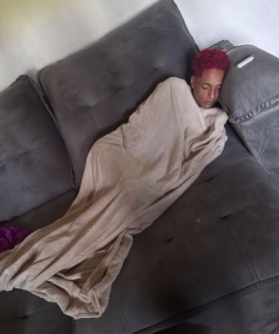 viado records tweet media