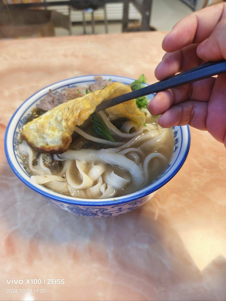 Robyn Tomek tweet media