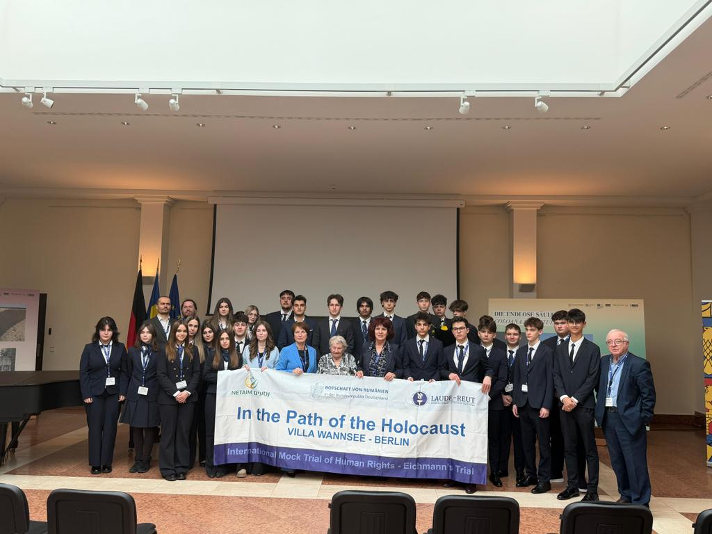 Adriana Stanescu tweet media