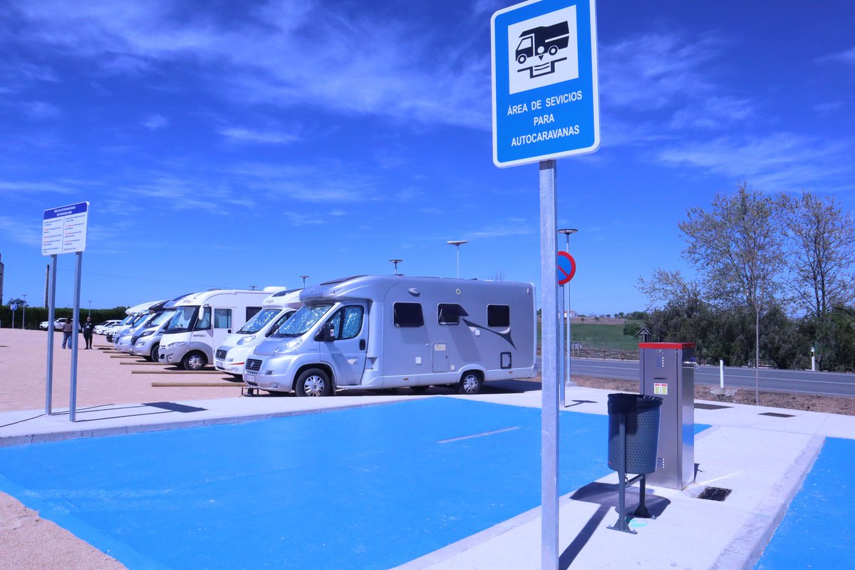 BadSostenible's tweet photo. Nuevo proyectorealizado de los Presupuestos Provinciales Participativos de la @DipdeBadajoz  de Badajoz:
🚚 El Parking de autocaravanas en Valverde de Leganés 

https://t.co/xe4oIEw7vs
#ODS8 #ODS9 #CompromisoODS #Agenda2030DipBdjz #2030EsAhoraEsYa https://t.co/8gERNm0ku4