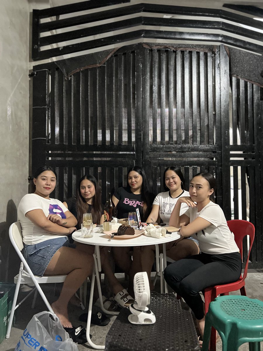 jnmcml1's tweet photo. hapii bday dampot!!😆 https://t.co/osNiQWLE8r