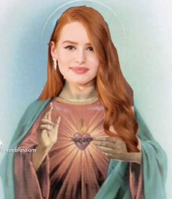 Acervo Madelaine Petsch tweet media