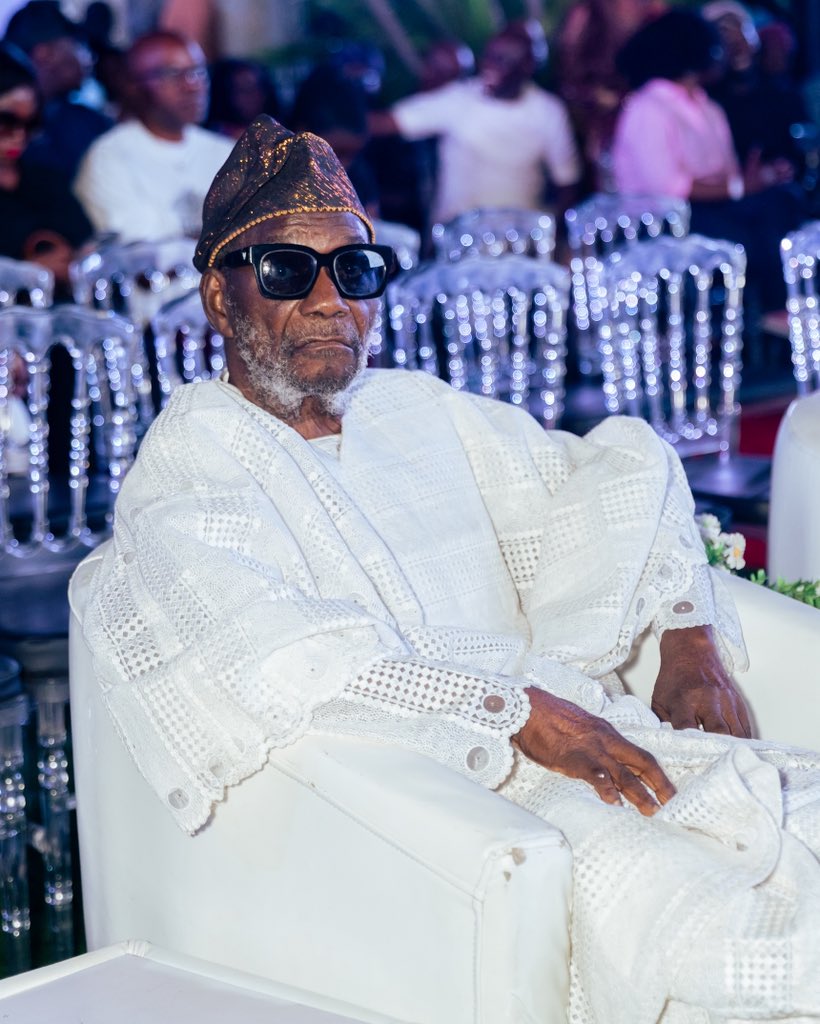 ChroniclesofAfrobeats tweet media