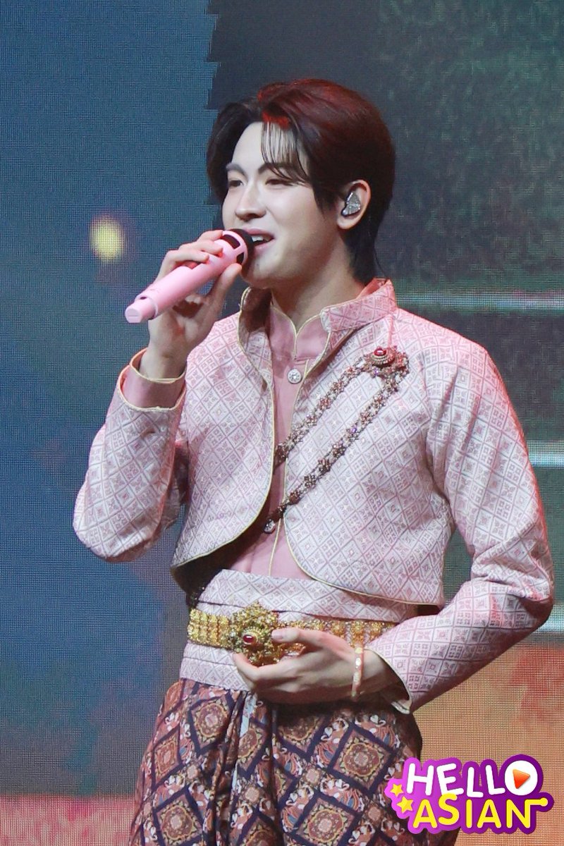 Hello Asian tweet media