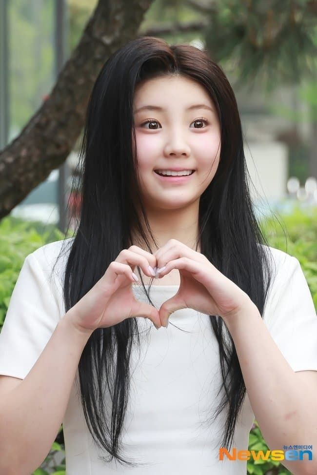 King Kylie charts tweet media