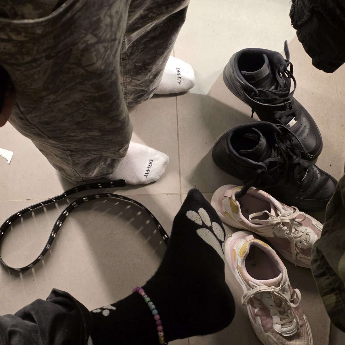 Dyke-unAngel'd tweet media