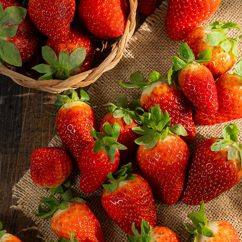 Mercadona's tweet photo. 🍓 Ahora sí: fresón en plena temporada y a un precio que no puedes dejar pasar. Gran sabor, gran aroma… y muchas formas de disfrutarlo en tu día a día.