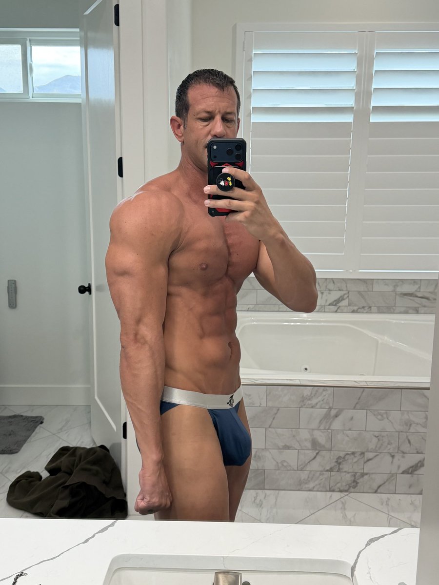 ShizFit tweet media