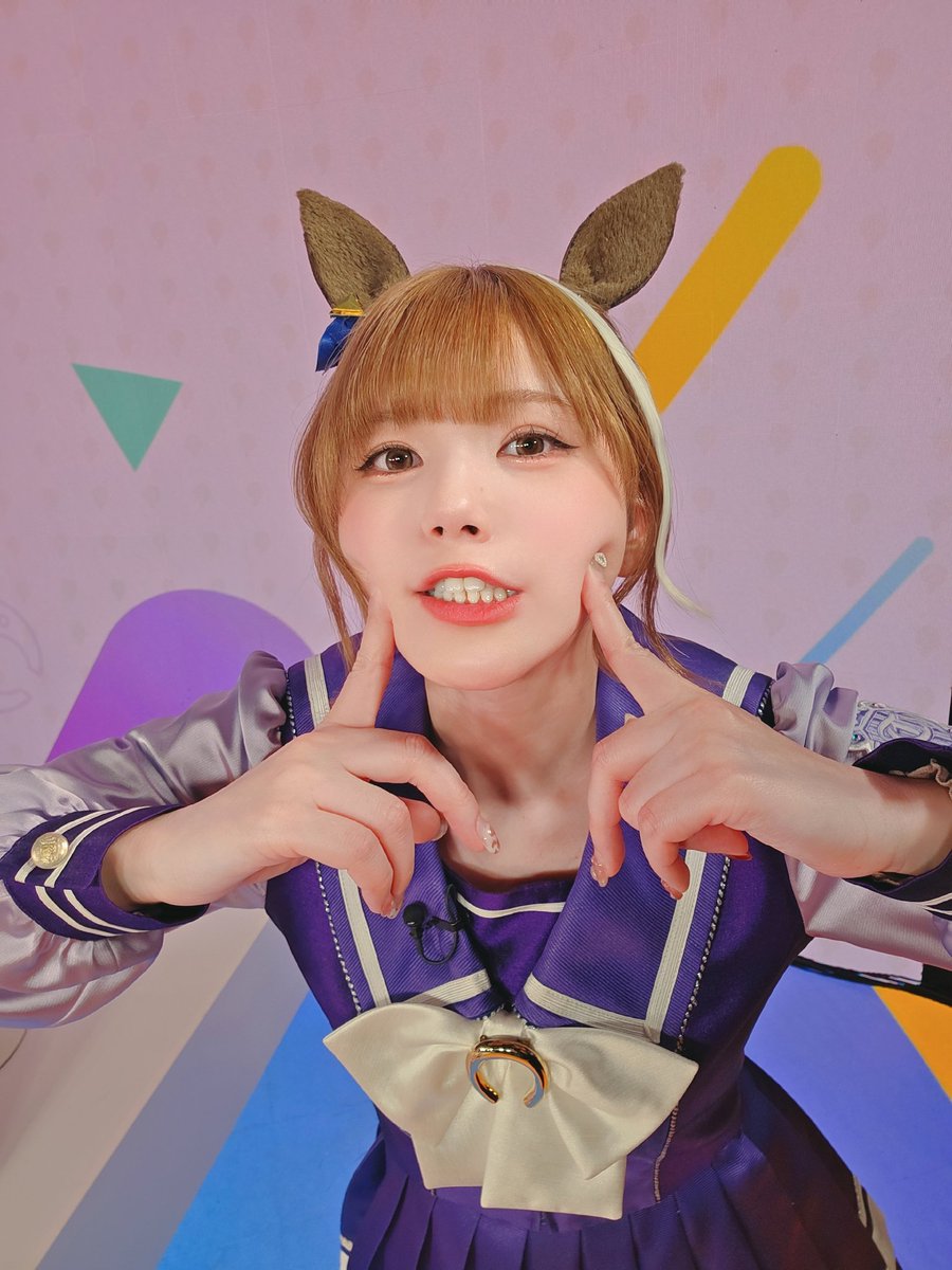 MachicoOfficial's tweet photo. #ぱかライブTV'ありがとうございました🐎🎀
祝#1🎉✨LEDすごかったあ💡👀
大きな声でがんばりました📣

6/20(土)#ウマ娘7th in 有明ｱﾘｰﾅDAY1にﾄｳｶｲﾃｲｵｰ役で出走させていただきます✨

うみかぜもあるし楽しいこといっぱいﾀﾞｱｱｧｱｱｱ!!!
BY:Machico(・山・)#トウカイテイオー https://t.co/Lb5mGkZqA6
