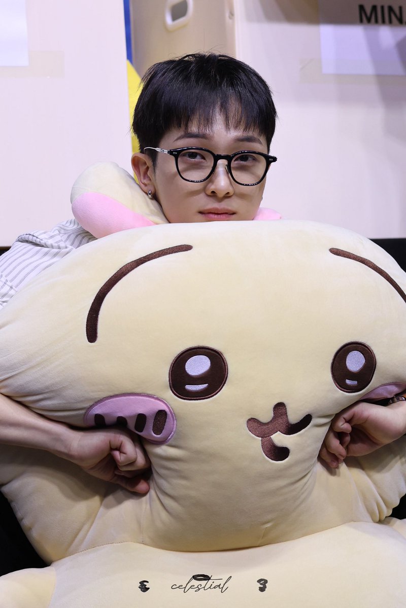 시나몬 롤 tweet media