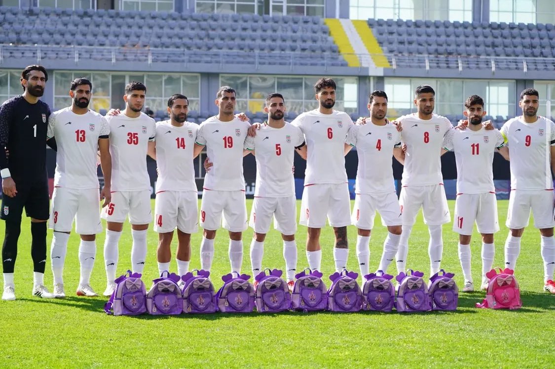 PersianRegista's tweet photo. 🇮🇷1-2🇳🇬

•PGPL suspension affects form of domestic players. Mentality won’t be the best too.
•Solid WC preparation match, 🇳🇬 beat, 🇪🇬, 🇹🇳, and 🇩🇿 in AFCON.
•Fallah, Eiri, and Eckert should’ve played over Ramin, Nemati and Moghanlou.

Beautiful remembrance before kick off:❤️🕊️ https://t.co/ovO85K6feq