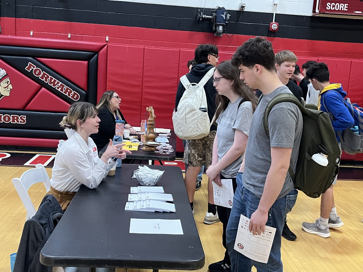 Looking toward the future! <a href="/EFWarriors/">Elizabeth Forward HS</a> students had the opportunity to learn more about potential careers at today’s annual career day. Thanks to all the companies involved and everyone in Future Ready Leaders, part of an effort from the Consortium for Public Education.