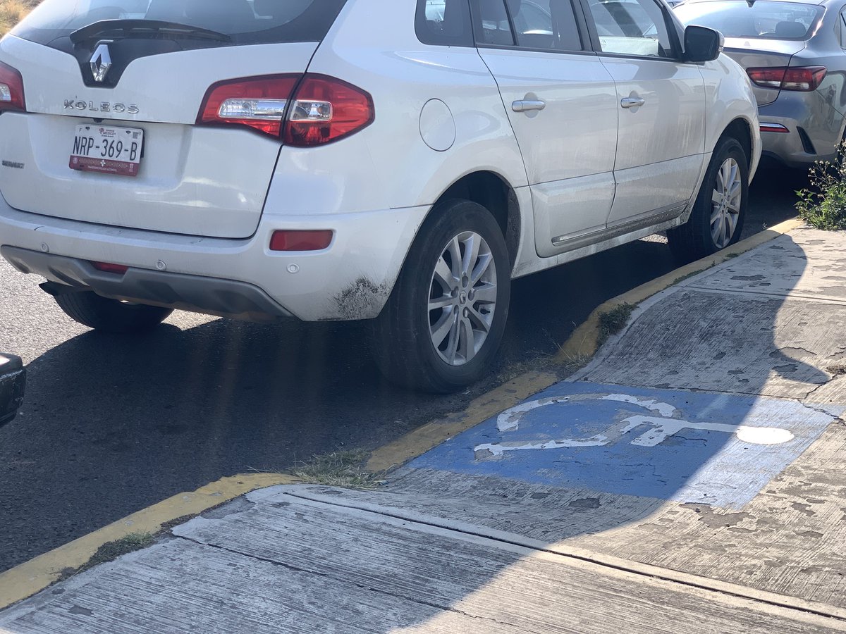 Daniel 🟡⚪️🟣⚫️ tweet media