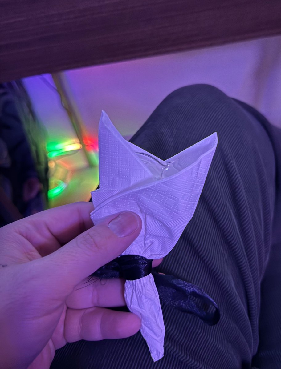 Hi2High แม่มด ศรี น้ำเงิน tweet media