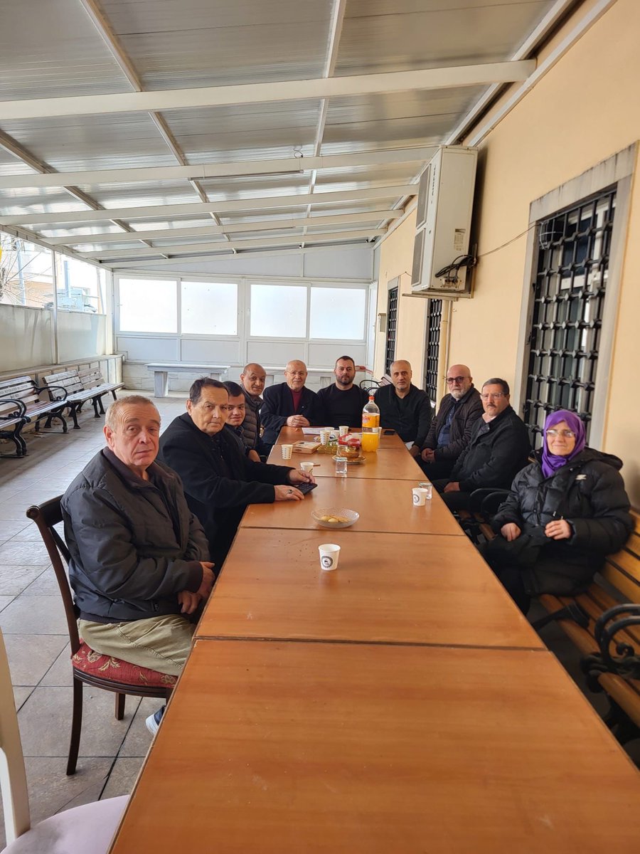 akpartisislitb's tweet photo. Fulya Mahallesi haftalık toplantımızı Mahalle başkanımız Hasan Demir ve İlçe Yönetim Kurulu üyesi İsmail Keskin ile gerçekleştirdik.

#OrtakAkıl 

@abdullahozdemir 
@srkplt 
@akpartiistanbul 
@AKPartiSisli 
@halimaksu
@sinanmericc https://t.co/YdfY3UkrEY