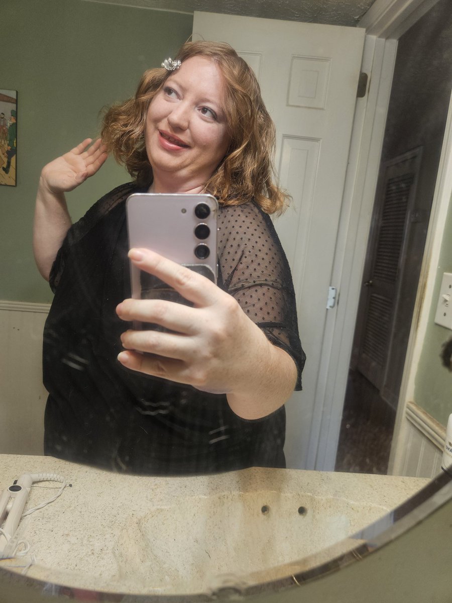 Sarah Dickens tweet media