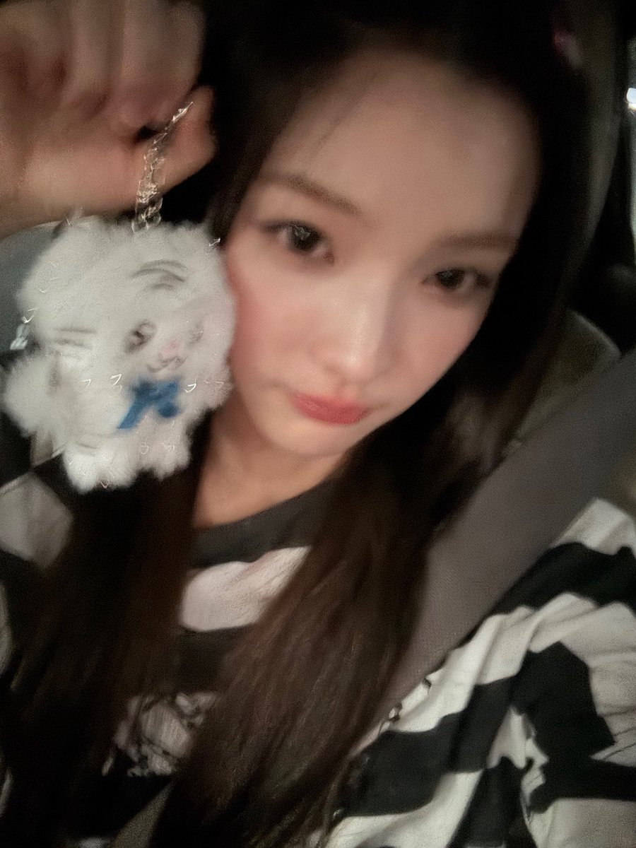 ILLIT WEVERSE tweet media