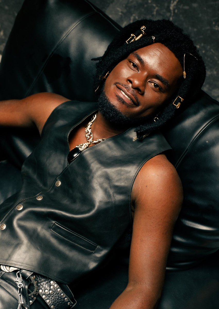 RichmanIbiza's tweet photo. Managing this artist @IamRaevin_ has shown me a few things - real talent, real work, real growth. The world needs to hear him. It’s time. Let’s get him on the big stage!

 #27THTGMAUNSUNG @GHMusicAwards 
#RaevinForUnsungArtist https://t.co/7nCu2h3gyK