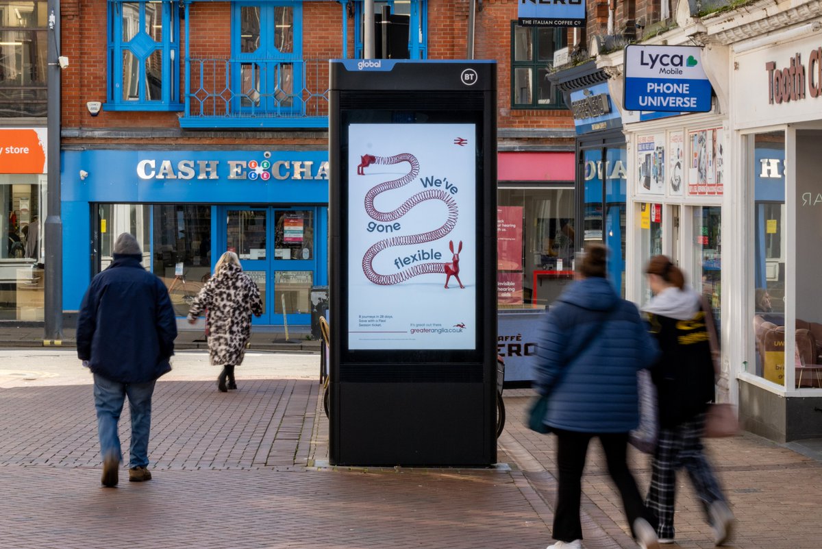 outofhome.photos tweet media