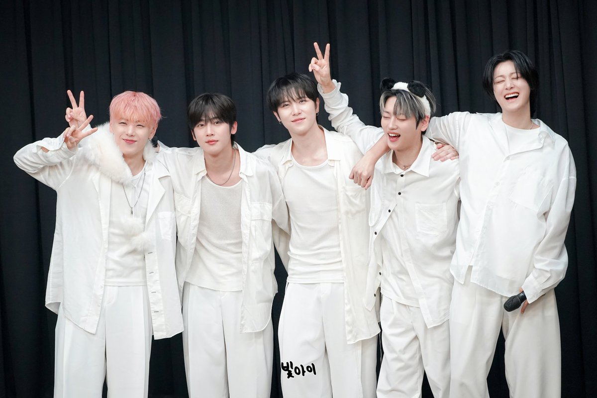 빛아이 tweet media