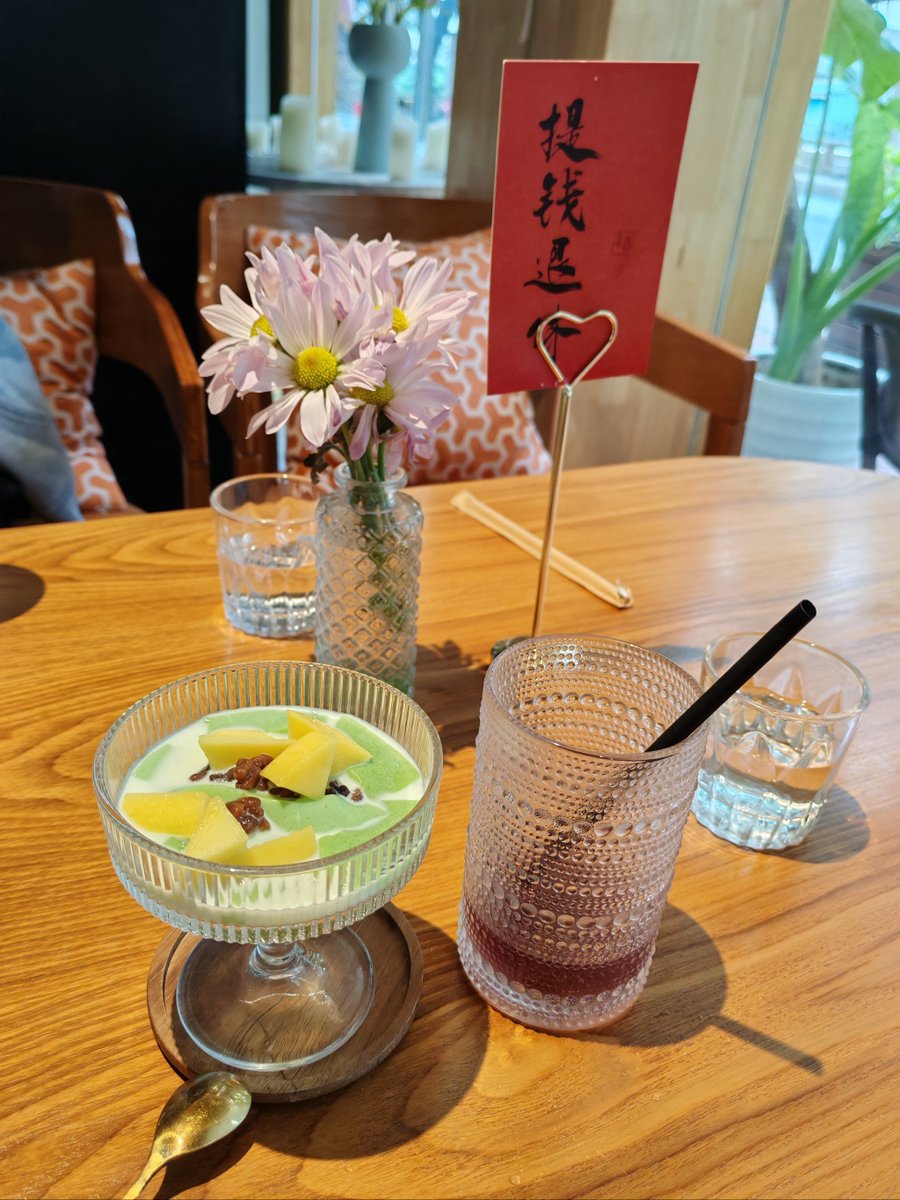 Aaron Johnston tweet media