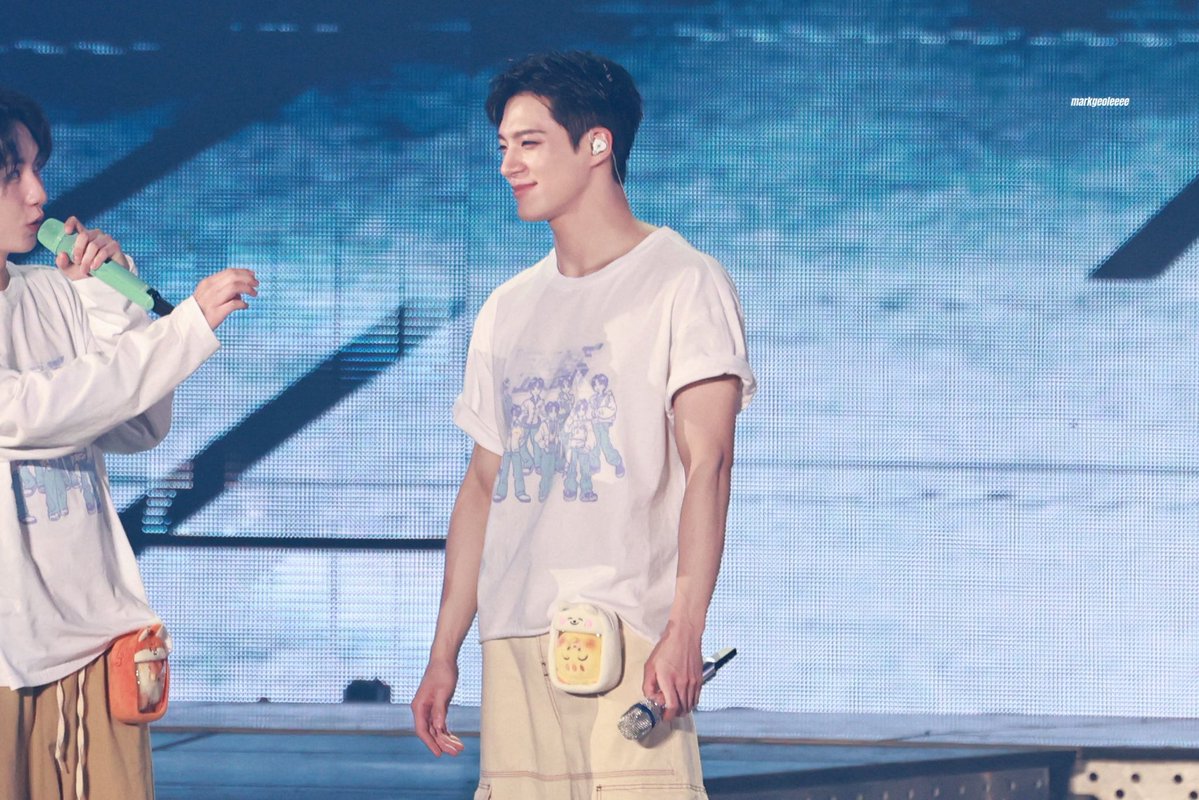 지수 ◡̎ tweet media