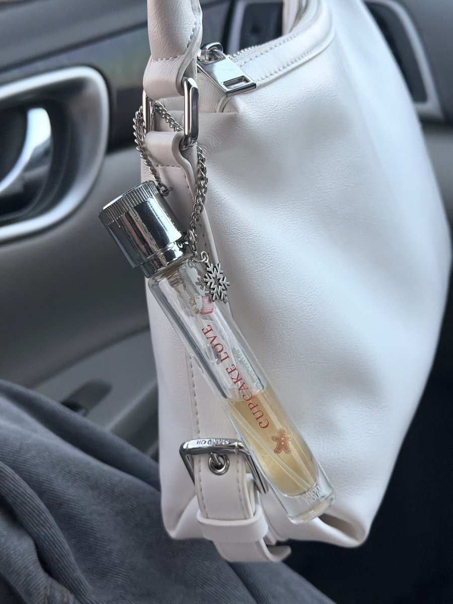 ᴼᴸᴱᴬᴺᴳ ◕⤙◕ tweet media