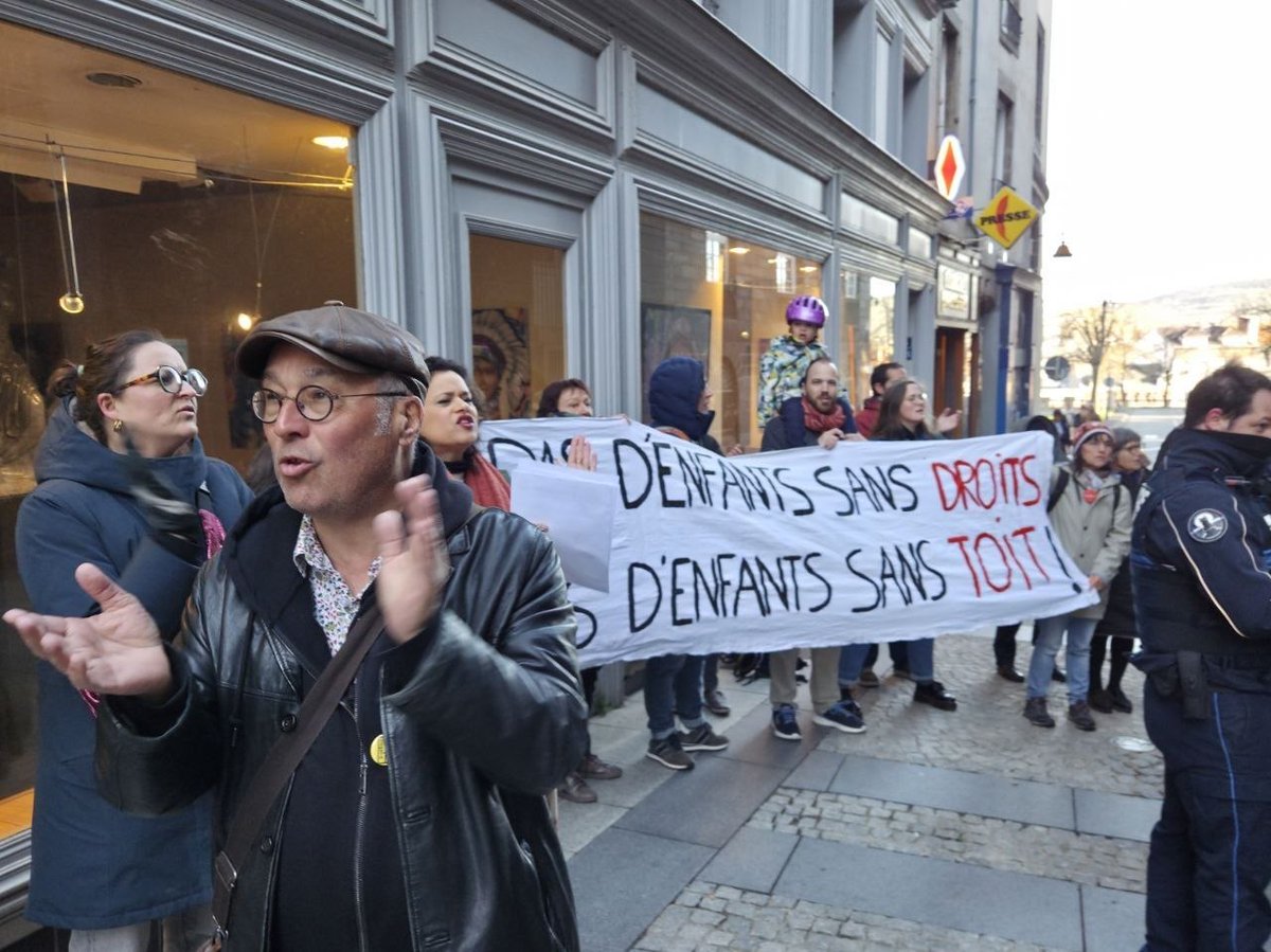 ClermontFiere26's tweet photo. Vos élu·es insoumis·es entrent au Conseil Municipal !

Pendant 7 ans, comptez sur nous pour porter vos voix face aux attaques de la droite au pouvoir et défendre la vision d'une ville fière et solidaire. https://t.co/VXc1QQ9uE2