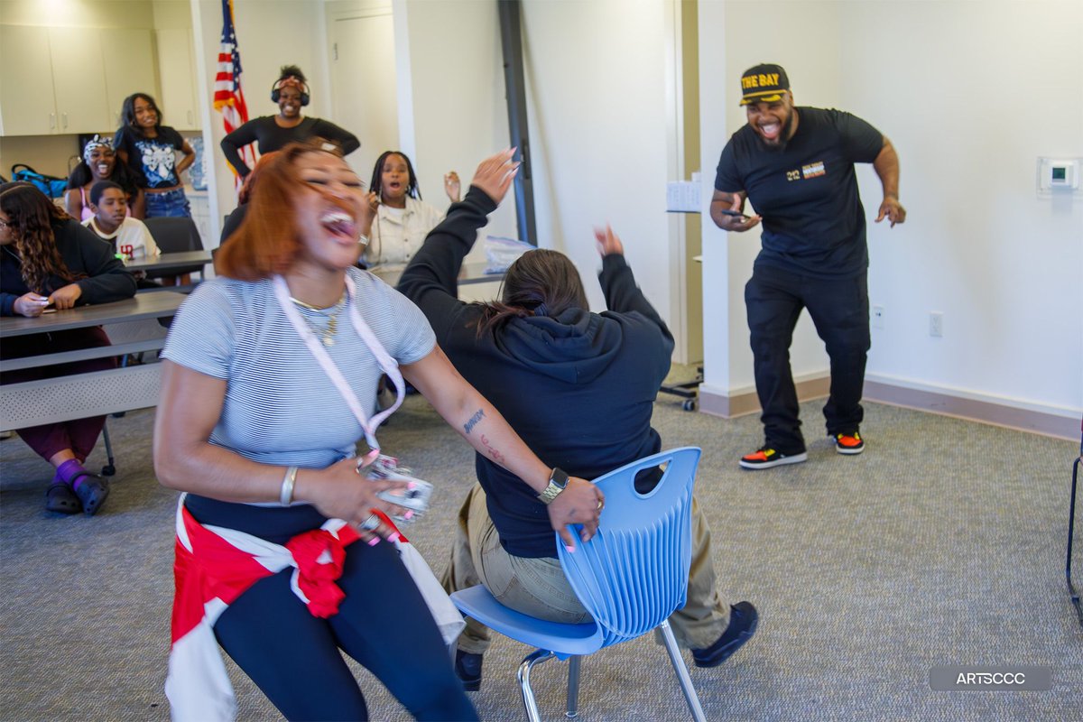 _artsccc's tweet photo. @WDBCCC Itโs an honor to create with you all. Onward! ๐ซถ
#ARTSCCC #PittsburgCA #AntiochCA #BrentwoodCA #SupportYouth #YouthArtsConnection #ContraCostaCounty https://t.co/Ed6ieRHlfo